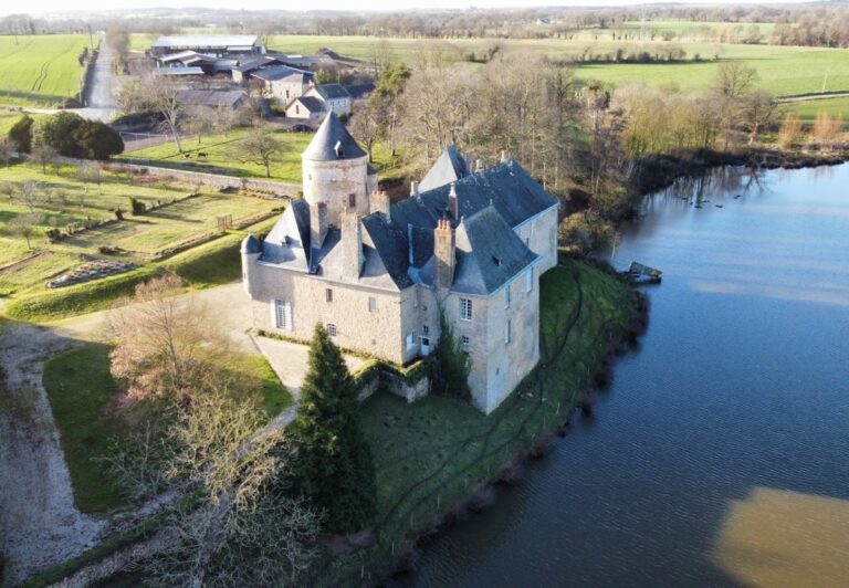 château de la Marigny, Alexain: A seigneurial residence and manorial centre