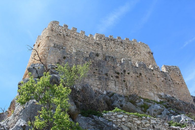 Castillo de Albanchez de Mágina: A Medieval Fortress in Spain
