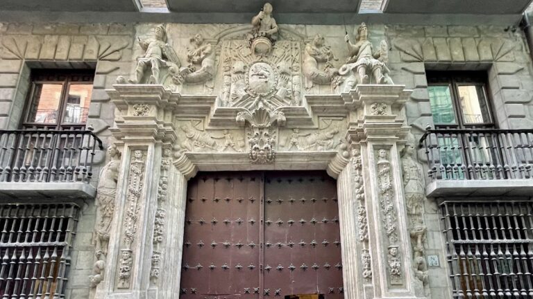 Palacio de Ezpeleta: A Baroque Civil Palace in Pamplona