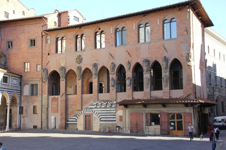 Palazzo dei Vescovi: The Historic Episcopal Palace of Pistoia