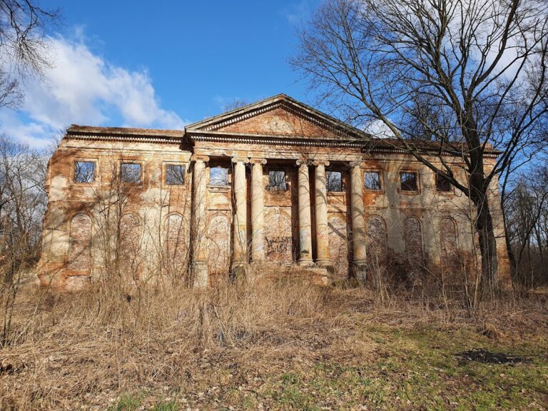 Schloss Panthenau: A Classicist Palace Ruin in Poland