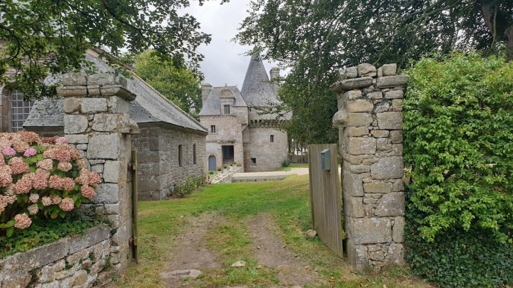 Château de Penmarc'h (Saint-Frégant): A Breton Noble Residence 2 Château de Penmarc'h (Saint-Frégant)