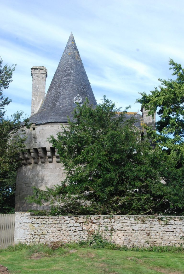 Château de Penmarc’h (Saint-Frégant): A Breton Noble Residence