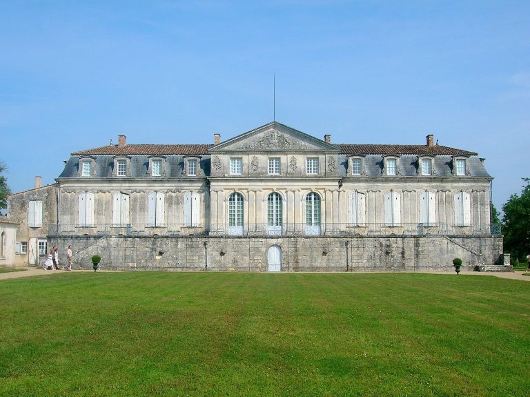 Château de la Gataudière (Marennes): An Eighteenth-Century Château