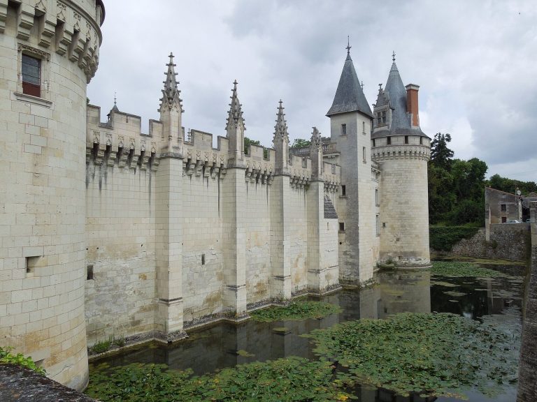 Château de Dissay: A Fortified Episcopal Residence in France