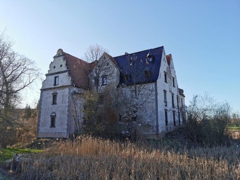 Palace in Lubień: A Renaissance Manor House in Poland