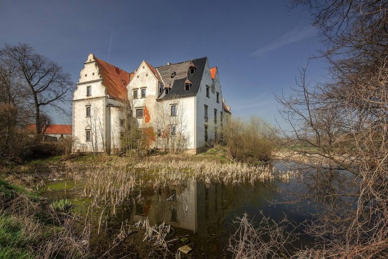 Palace in Lubień: A Renaissance Manor House in Poland