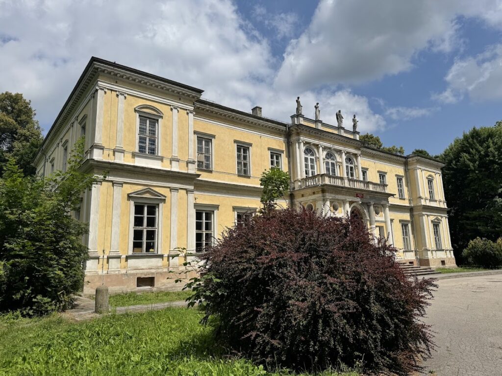 Wielopolski Palace in Chroberz: A Neoclassical Entail Residence and Cultural Heritage Center 1 Wielopolski Palace in Chroberz