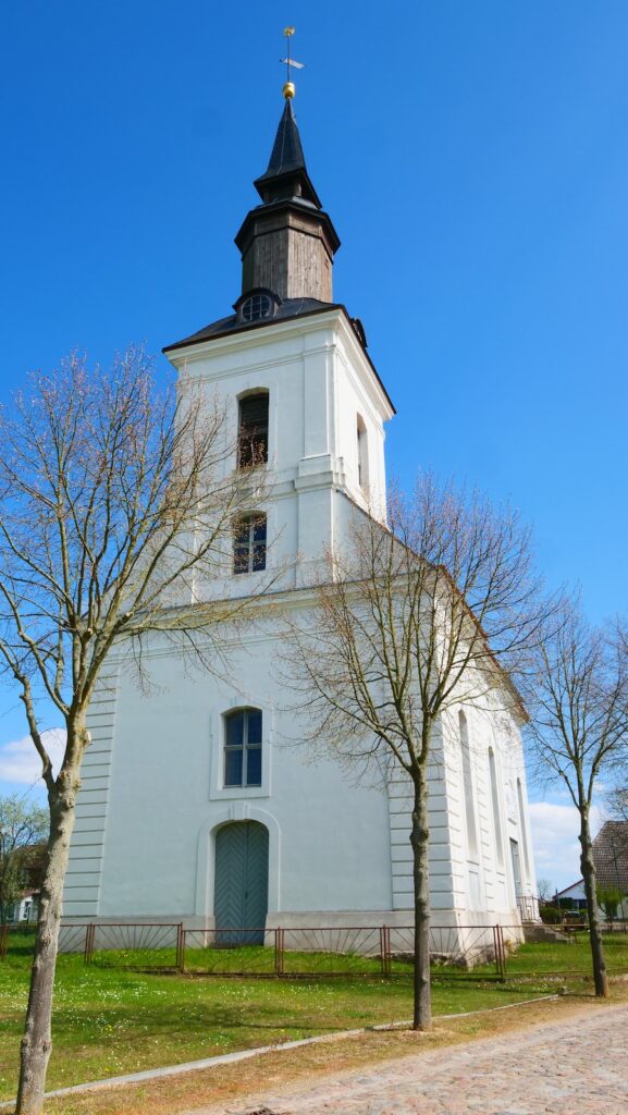 Gutshaus Rothenklempenow: A Baroque Manor House in Germany 2 Gutshaus Rothenklempenow