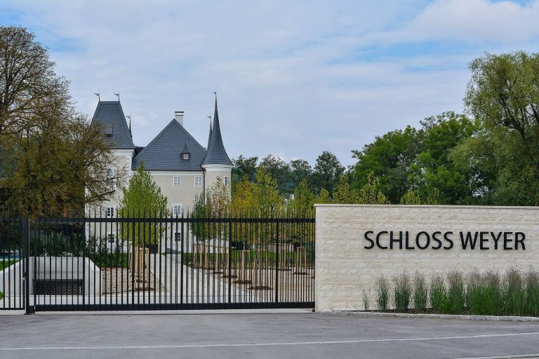 Schloss Weyer: A Renaissance Moated Castle in Austria