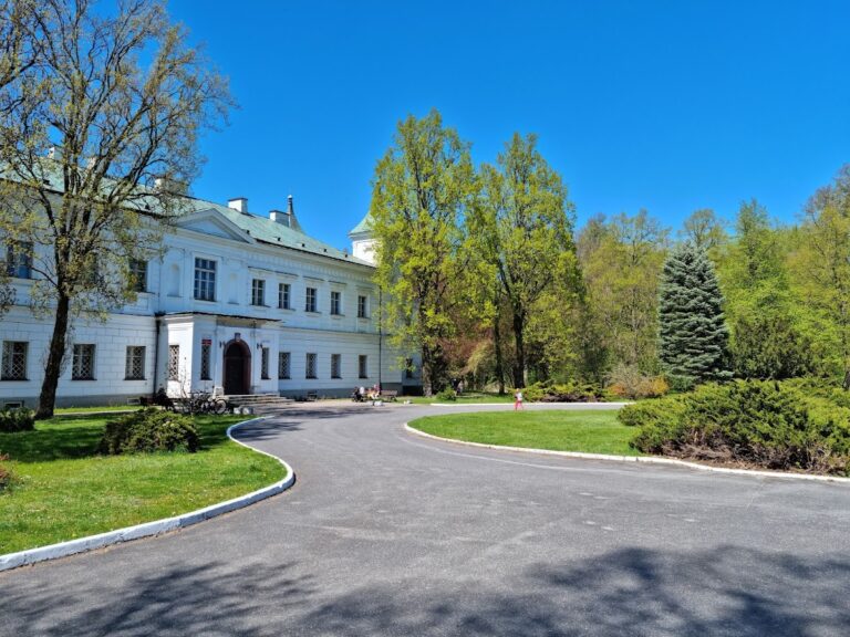 Palace and Park Ensemble in Falenty: A Historic Residence and Landscape Park
