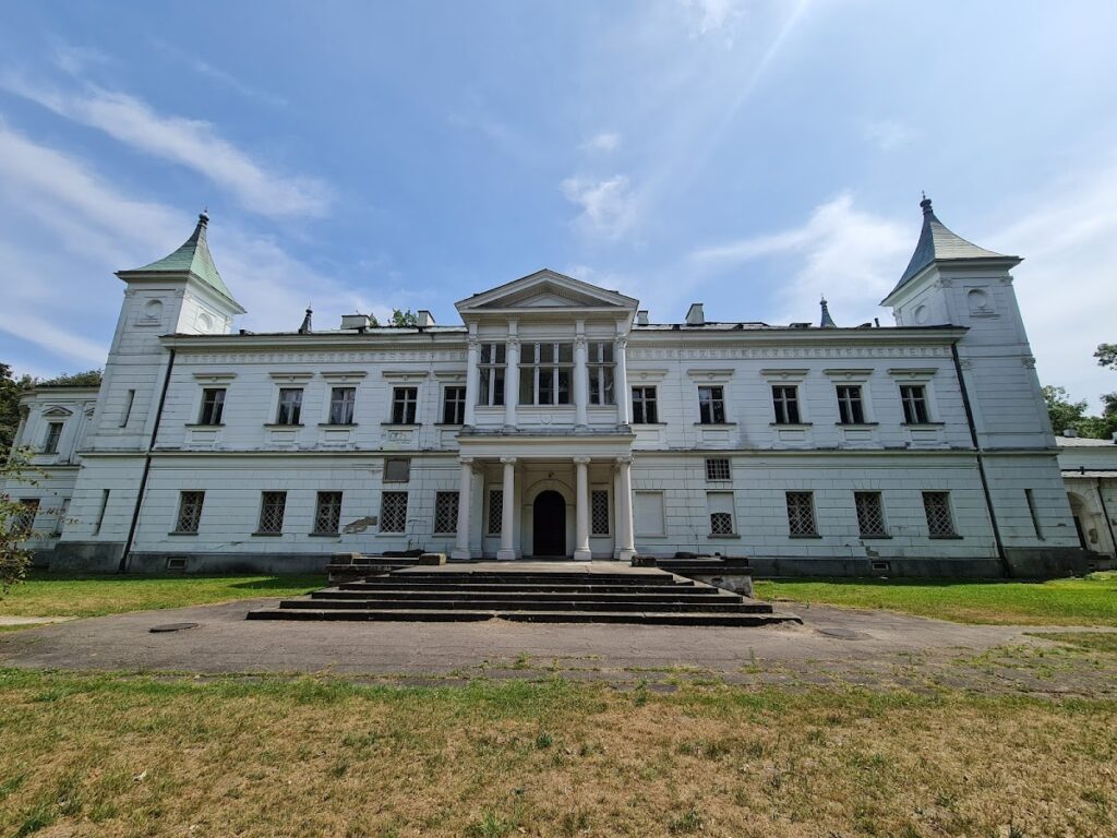 Palace and park ensemble in Falenty