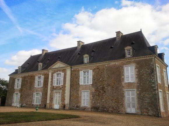 château du Puy: 17th-century seigneurial house in Ruillé-Froid-Fonds, France
