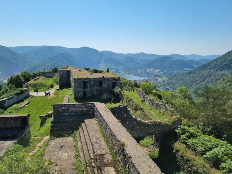 Zvornik Fortress: A medieval fortress and fortified town in Bosnia and Herzegovina