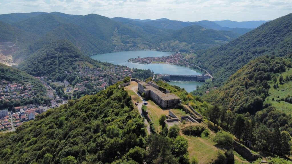 Zvornik Fortress: A Medieval Castle in Bosnia and Herzegovina 3 Zvornik Fortress