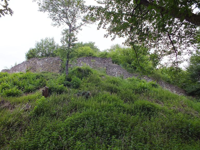 Schauenburg: A Ruined Hilltop Castle in Germany