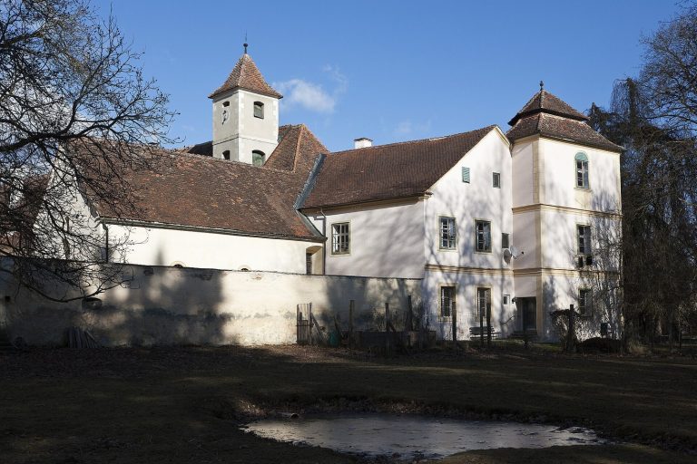 Feistritz Castle: A Moated Castle in Austria