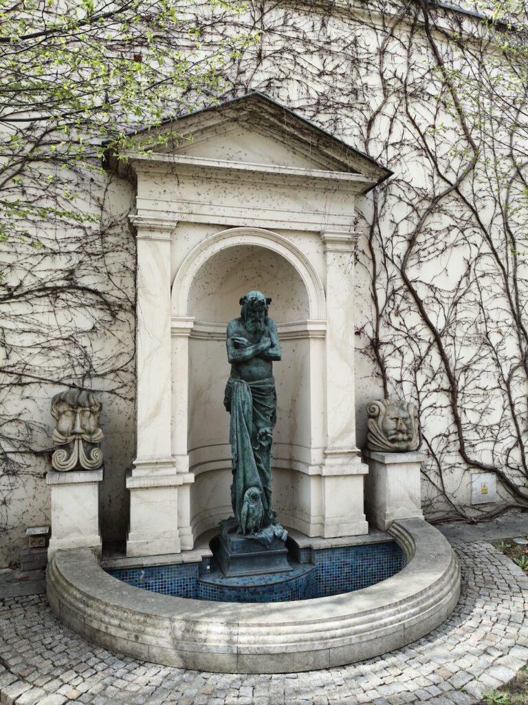 Czapski-Palais: A Neo-Renaissance Palace and Numismatic Museum in Kraków 2 Czapski-Palais