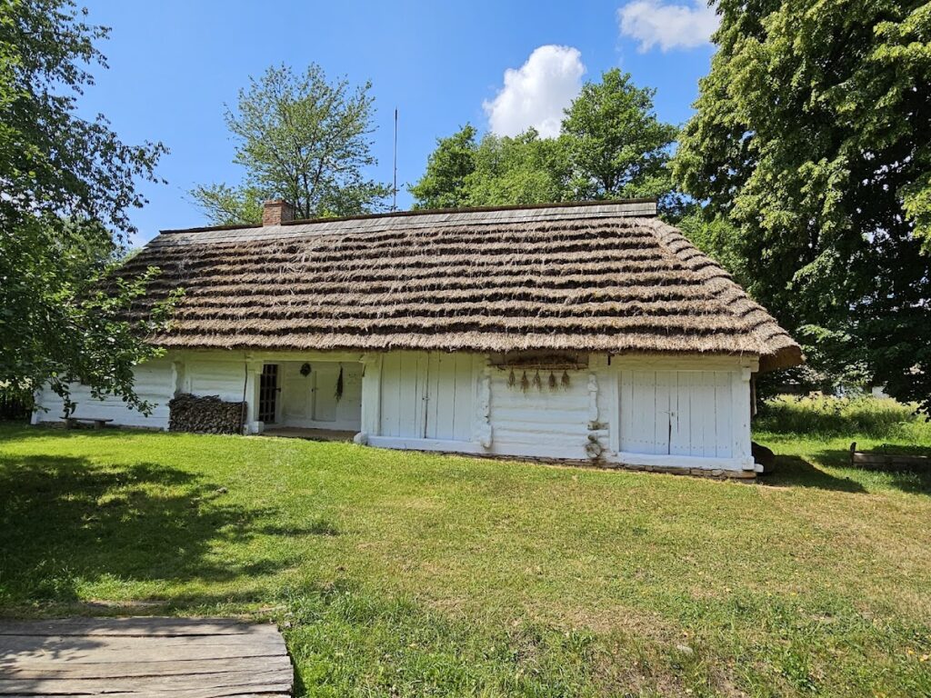 Stupnicki House in Sanok: A Relocated Nineteenth-Century Manor House 5 Stupnicki House in Sanok