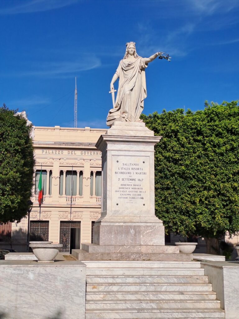 Foti Palace (Corrado Alvaro Palace): Civic Palace in Reggio Calabria 2 Foti Palace