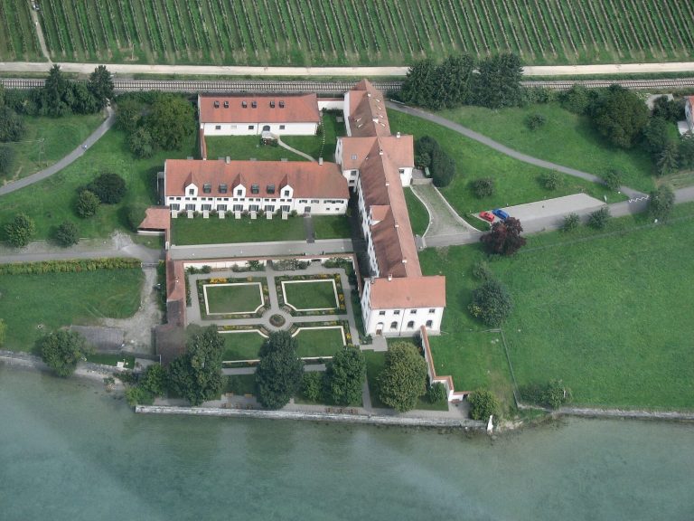 Schloss Maurach: A Baroque Monastic Estate on Lake Constance