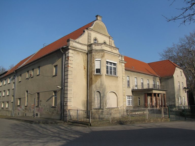 Zossen Castle: A Medieval Water Fortress in Germany