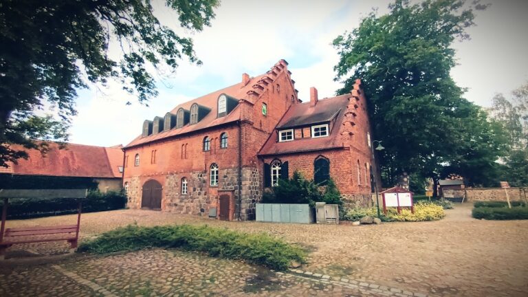 Herrenhaus Kläden: A Historic Manor House in Germany