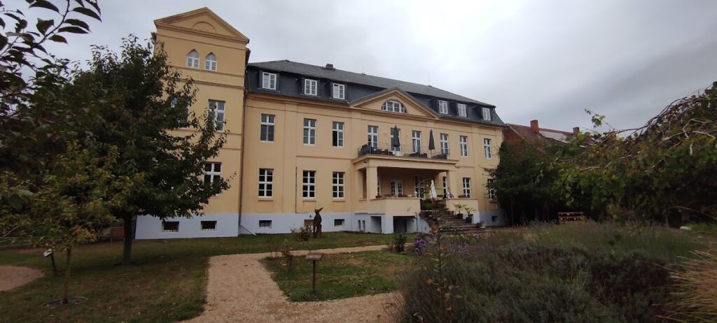 Herrenhaus Kläden: A Historic Manor House in Germany 2 Herrenhaus Kläden