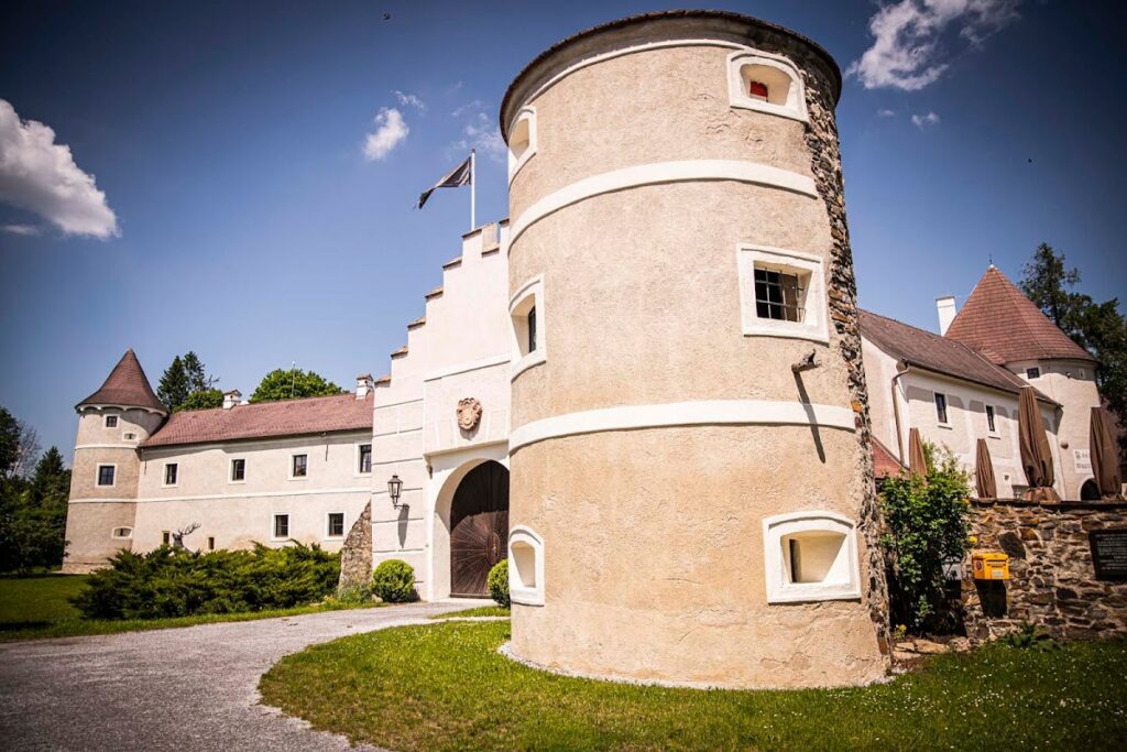 Schloss Waldreichs: A Historic Moated Castle and Forestry Seat in Austria 2 Schloss Waldreichs