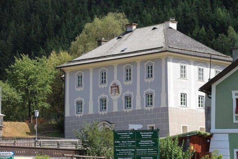 Ramingstein Schloss Wintergrün: A Former Mining Administration Centre in Austria