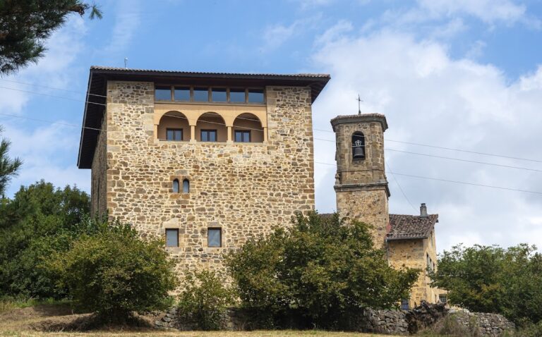 Galartza Tower: A Medieval Defensive House in Gipuzkoa