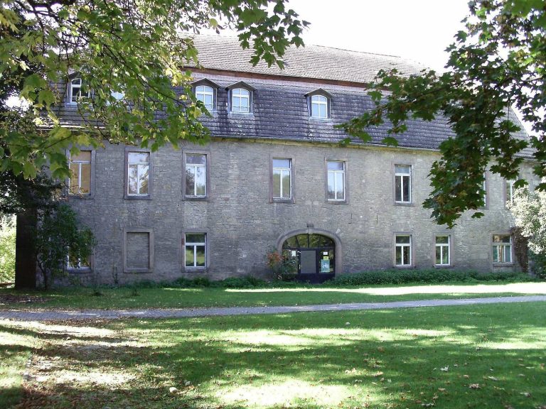 Schloß Gleina: A Baroque Castle and Cultural Center in Germany