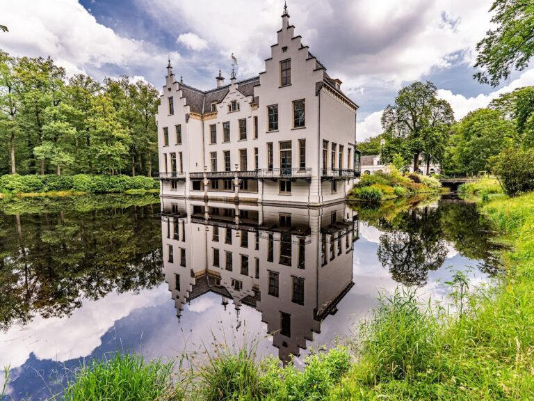 Kasteel Staverden: A Historic Castle and Estate in the Netherlands