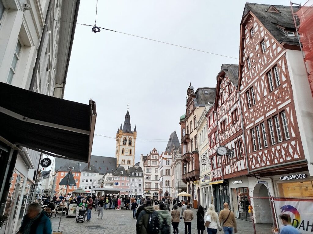 Palais Walderdorff: A Historic Ecclesiastical and Administrative Complex in Trier 2 Palais Walderdorff