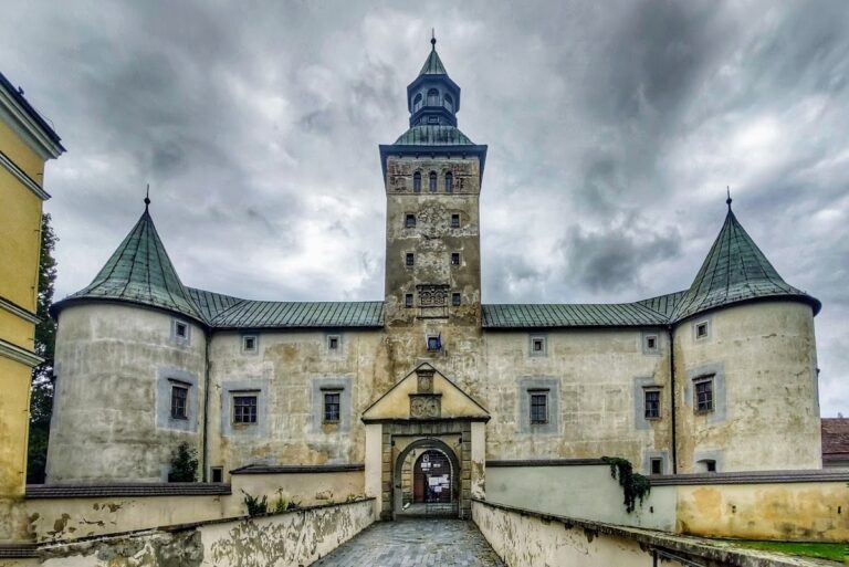 Bytča Castle: A Renaissance Noble Residence in Slovakia