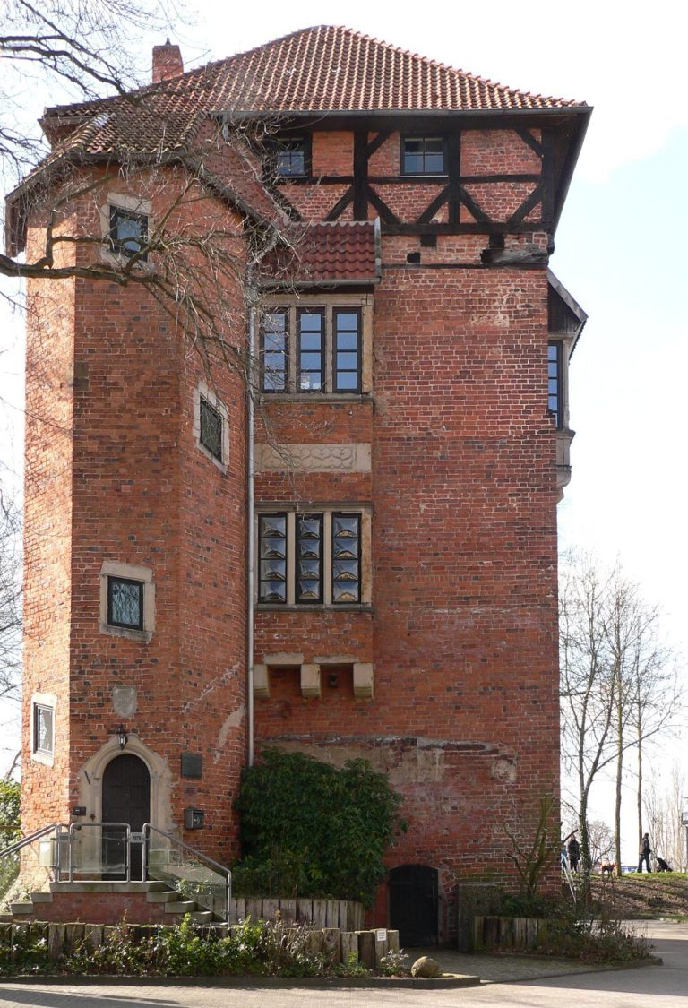 Schloss Nienburg: A Medieval Castle and Palace in Nienburg, Germany
