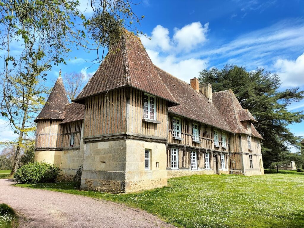 Manoir de Bellou: A Historic Manor House in Normandy 1 Manoir de Bellou
