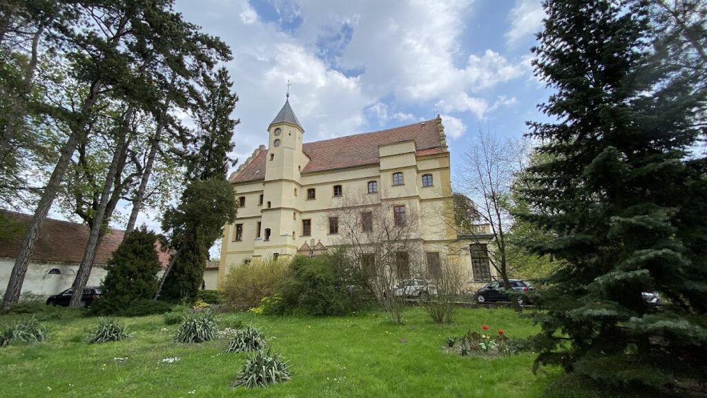 Palace in Czerna: A Renaissance Noble Residence in Poland 2 Palace in Czerna