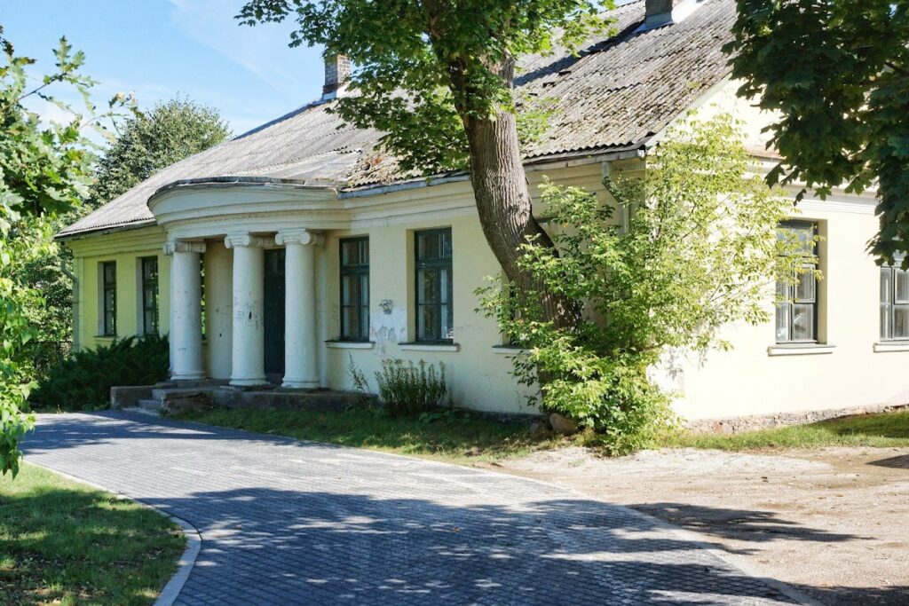 Anykščiai Manor: A Historic Manor Complex in Lithuania 1 Anykščiai manor