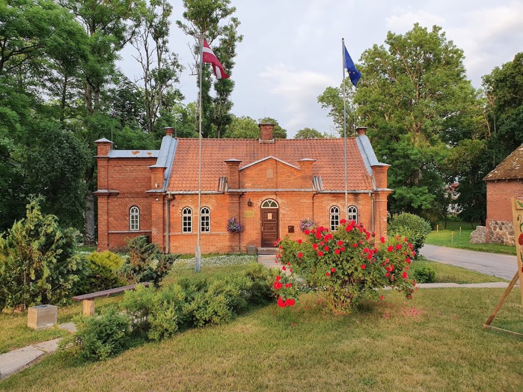 Pelči Palace: An Early Art Nouveau Manor House in Latvia 3 Pelči Palace