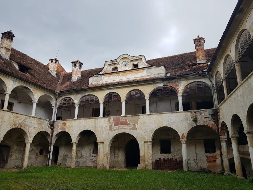 Šrajbarski Turn Castle: A Renaissance Castle in Slovenia 2 Šrajbarski Turn Castle