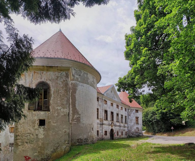 Šrajbarski Turn Castle: A Renaissance Castle in Slovenia
