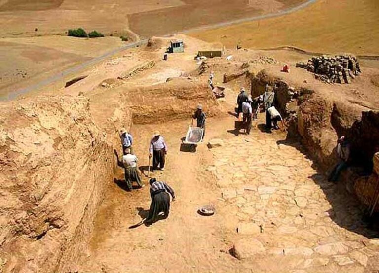 Ziwiyeh Castle: An ancient hilltop citadel in Iran