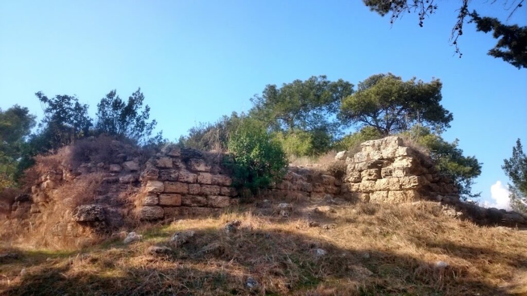 Khirbet Rushmiya: A Crusader Road Fortress in Haifa 2 Khirbet Rushmiya