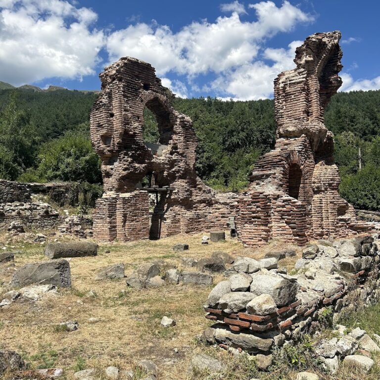 Elenska Basilica: A Late Roman and Early Byzantine Church in Bulgaria