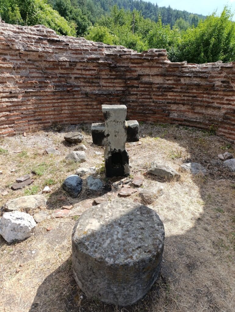 Elenska Basilica: A Late Roman and Early Byzantine Church in Bulgaria 2 Elenska Basilica