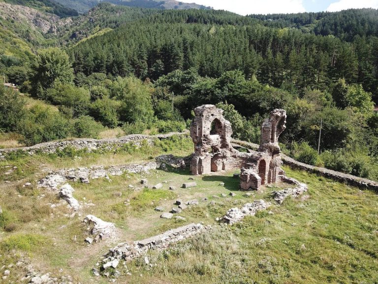 Elenska Basilica: A Late Roman and Early Byzantine Church in Bulgaria