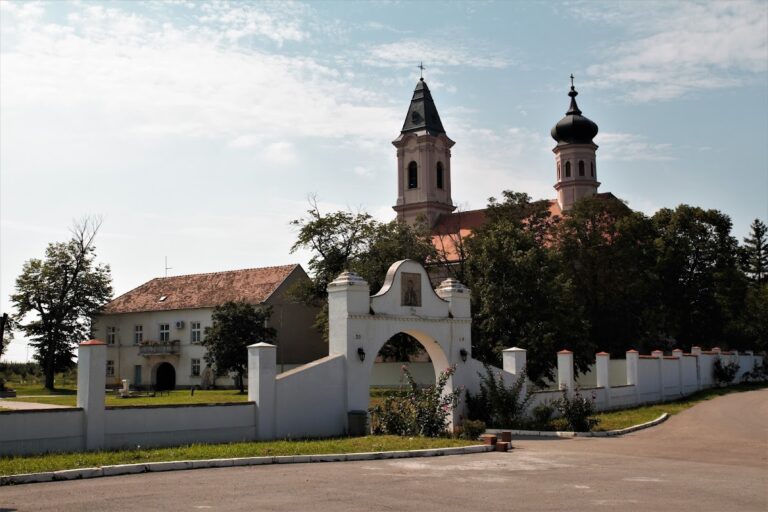 Fenek Monastery: A Serbian Orthodox Monastic Complex near Jakovo