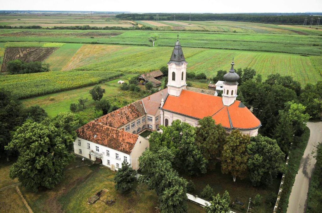 Fenek Monastery: A Serbian Orthodox Monastic Complex near Jakovo 3 Fenek monastery