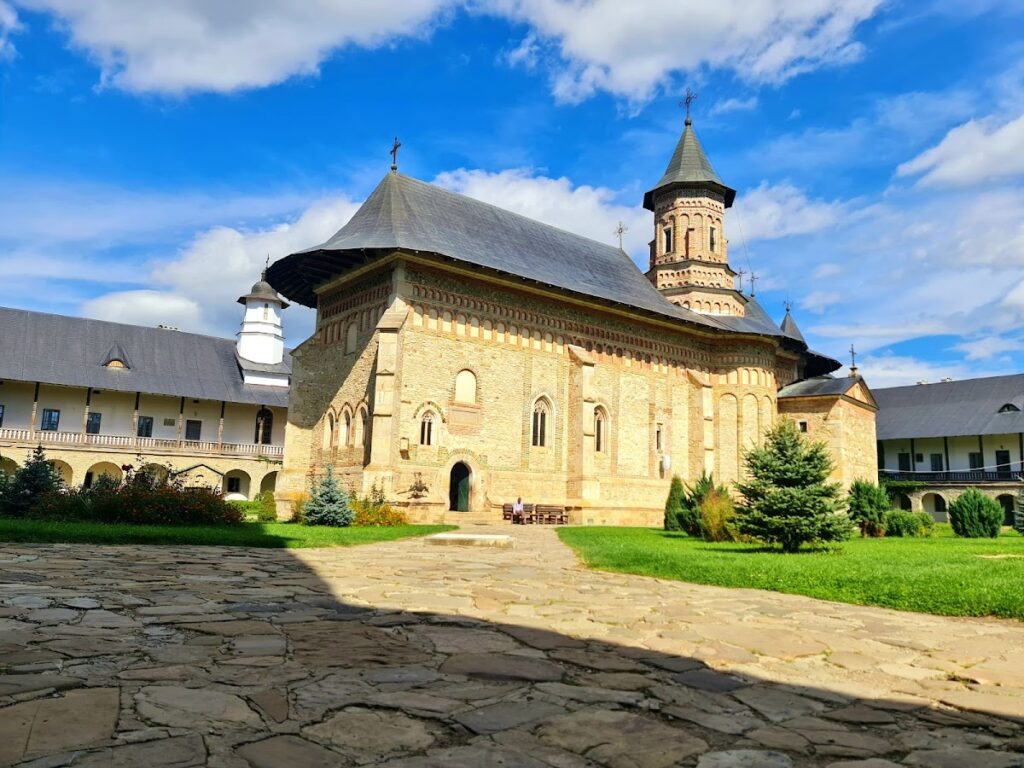 Neamț Monastery: A Medieval Orthodox Monastic and Cultural Center in Romania 1 Neamț Monastery